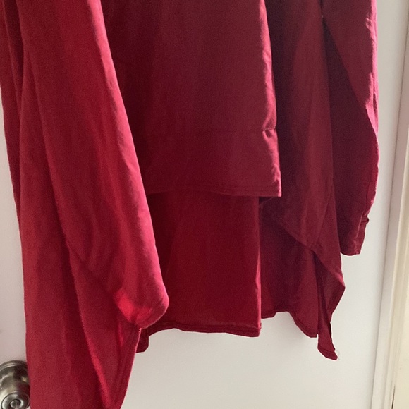 Hi low sweater with front pocket - Picture 3 of 3